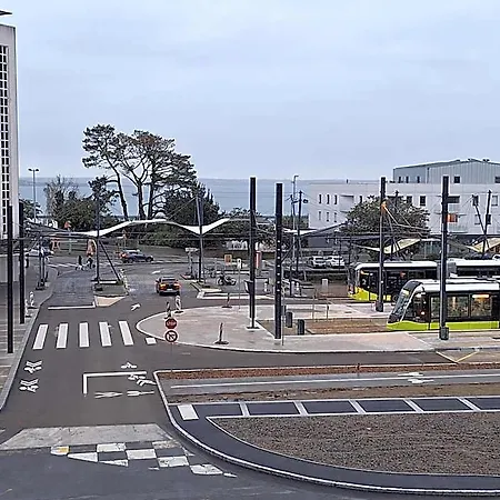 De La Gare 3*