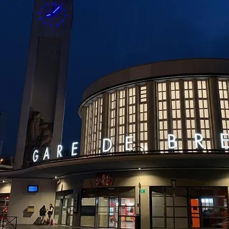 De La Gare فندق