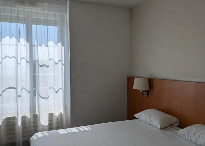 De La Gare Μπρεστ