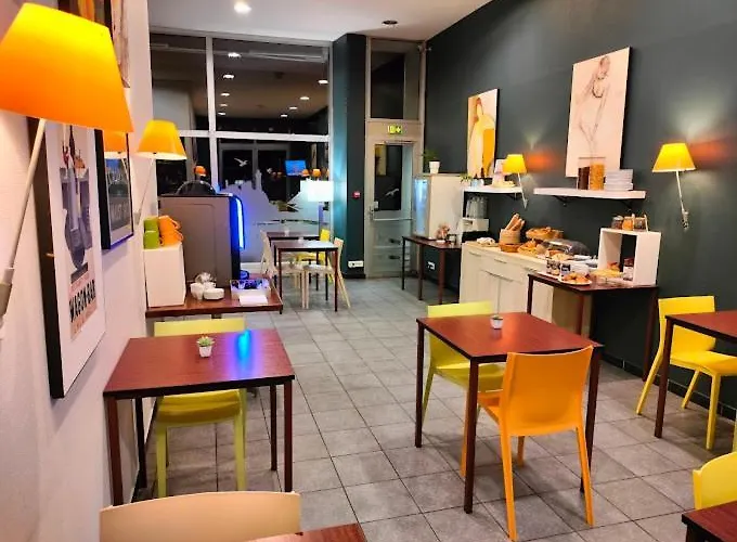 De La Gare Готель 3*