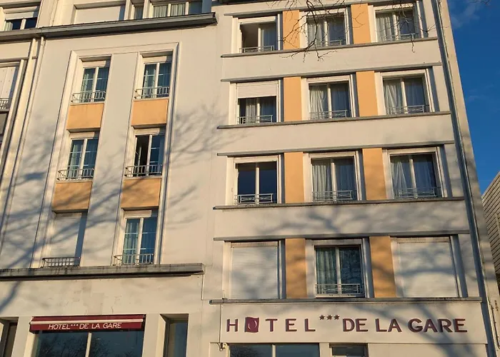 De La Gare 3*