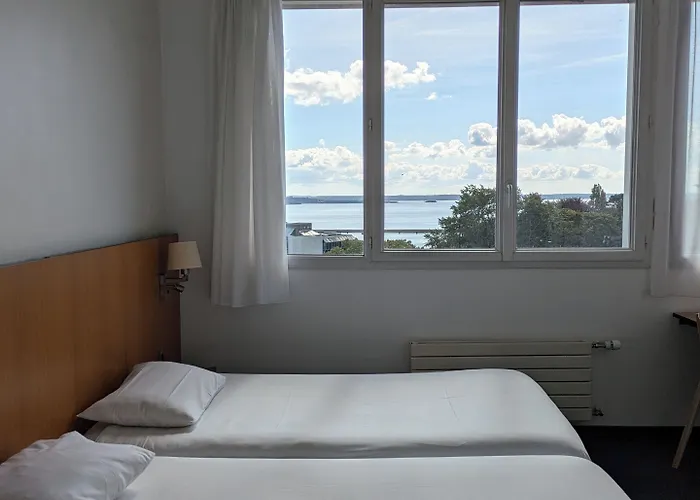 De La Gare Готель