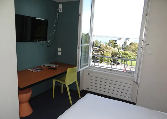 De La Gare Готель