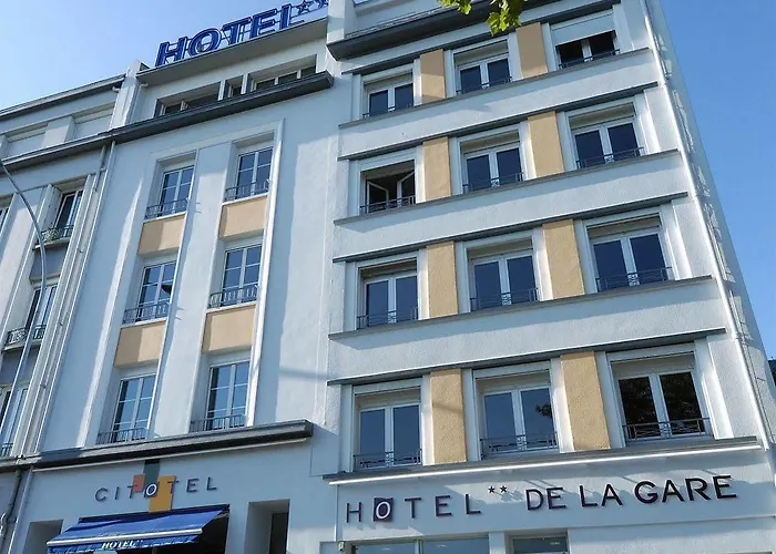 Готель De La Gare 3*