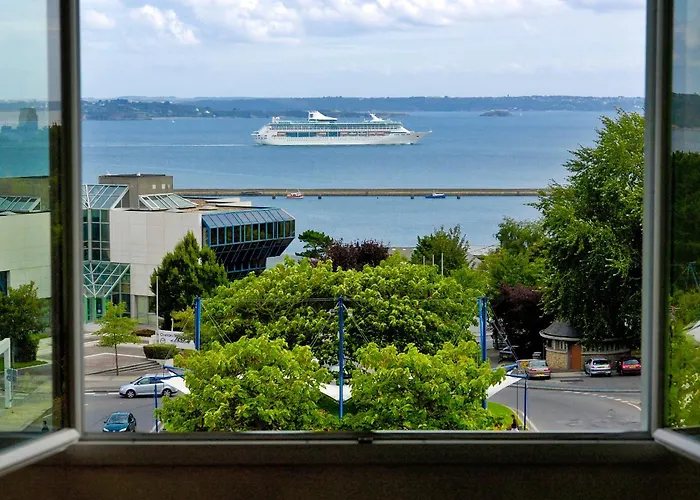 Готель De La Gare 3*