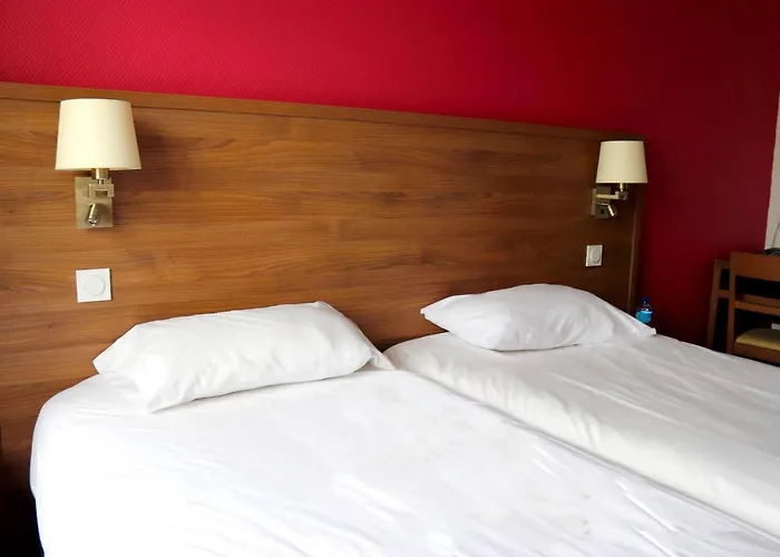 Готель De La Gare 3*